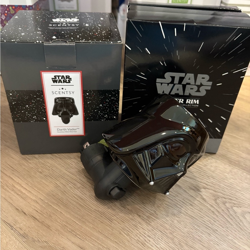 Scentsy Star Wars Darth Vader Warmer - Black
